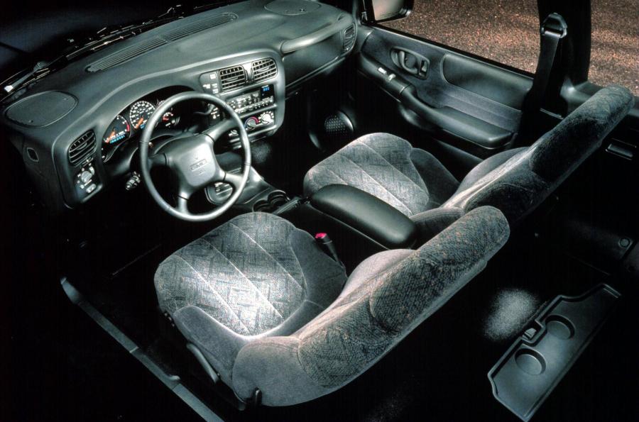  GMC Sonoma 1999 года  (фото 22 из 24)